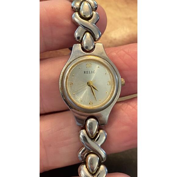 Women's 23mm Silver Tone Relic Watch ZR33265 - Picture 1 of 3
